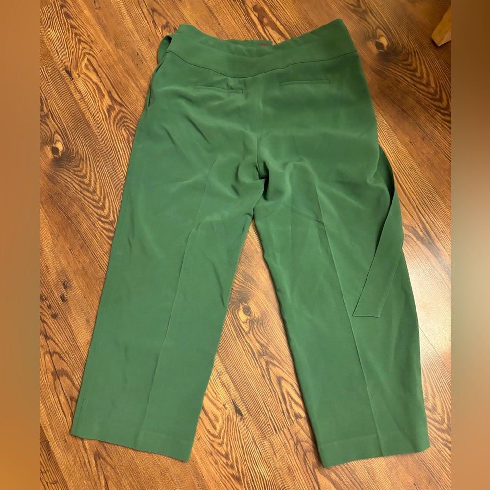 Women’s Boden Size 10 Green ankle/cropped pants.